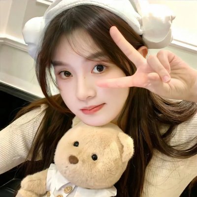 小姑娘艾萝依 在线观看